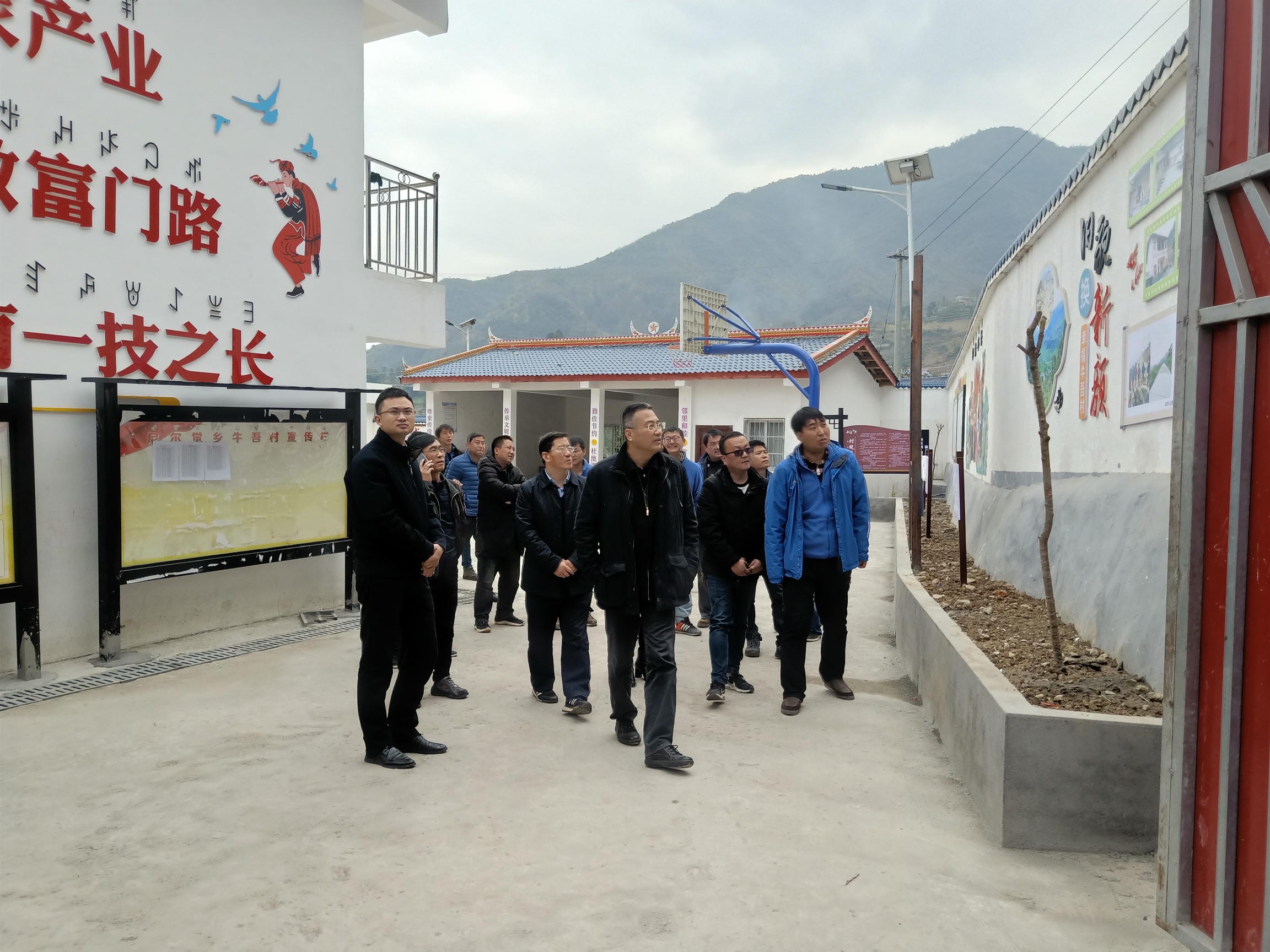 陈贵林局长赴甘洛县调研脱贫攻坚事情_社会责任_企业文化_J9集团有限责任公司