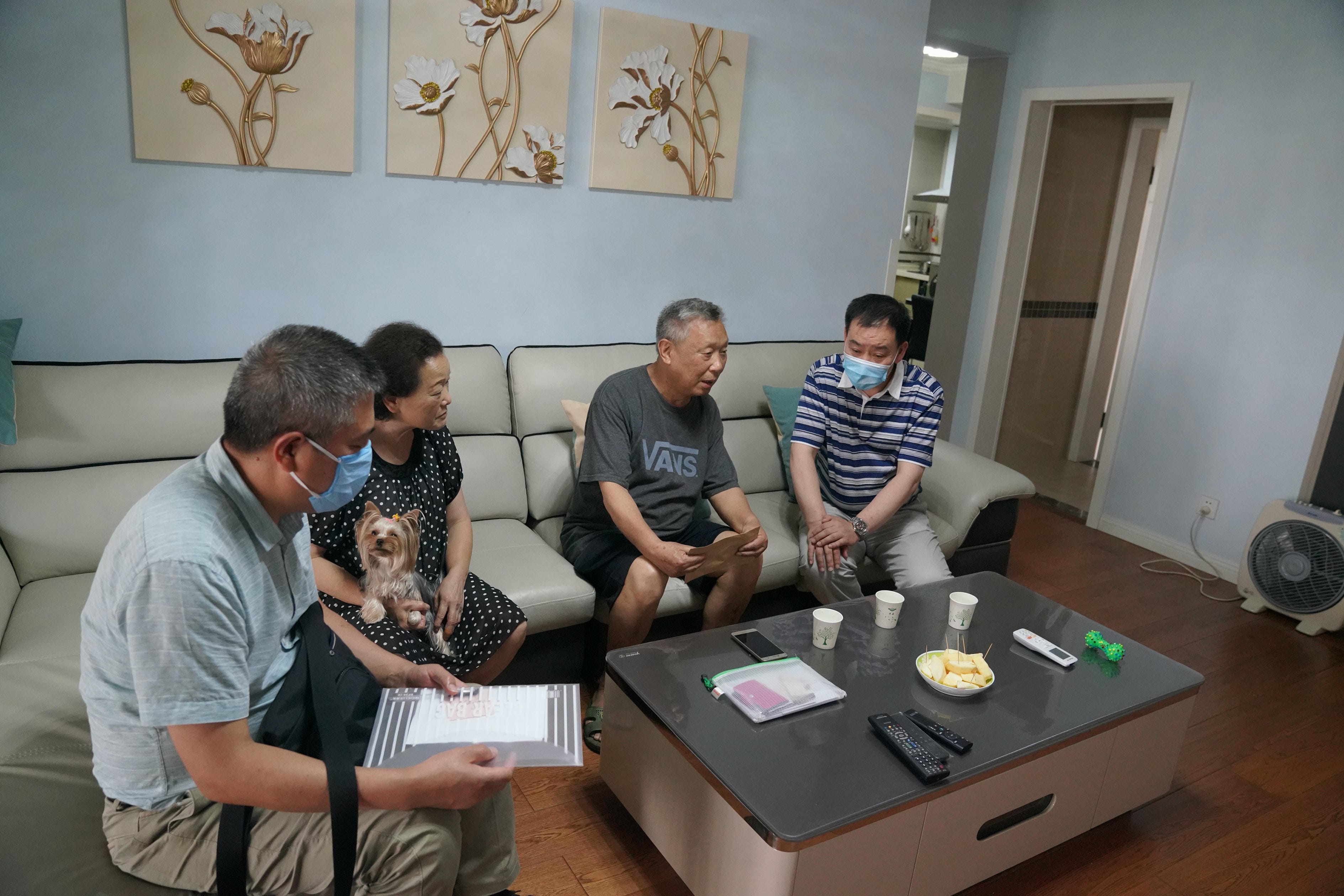 技工学校“七一”前夕走访慰问老党员和难题党员_红色堡垒_党建群团_J9集团有限责任公司