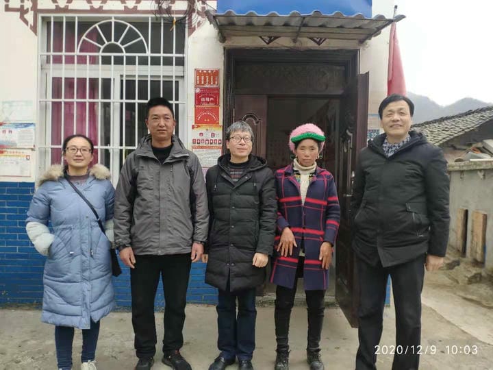  扶贫路上洒下的都是爱-审计处党支部决胜扶贫攻坚凉山彝家山寨行_社会责任_企业文化_J9集团有限责任公司
