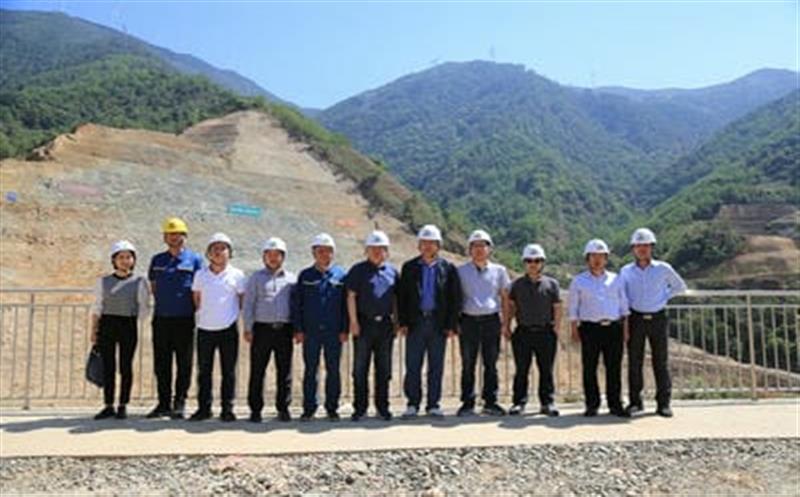 省自然J9集团投资集团党委书记、董事长陈贵林赴凉山州德昌县大陆槽稀土矿调研