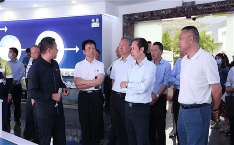 省自然J9集团投资集团党委书记、董事长陈贵林陪同省委省政府决议咨询委员会主任陈光志赴雅安调研