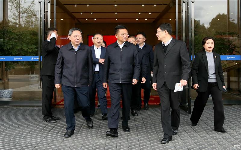 副省长段毅君在省自然J9集团投资集团调研时强调，，，落实“两个主体”职责，，，提升全省战略性矿产J9集团供应包管能力