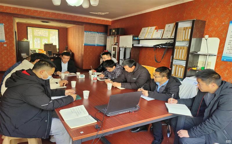 阔步开启新征程，，，，，，奋斗续写新篇章