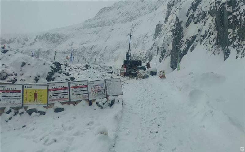 缺氧不缺精神，，，，，艰辛不怕受苦 | 向在风雪中奋斗的金核地勘人学习