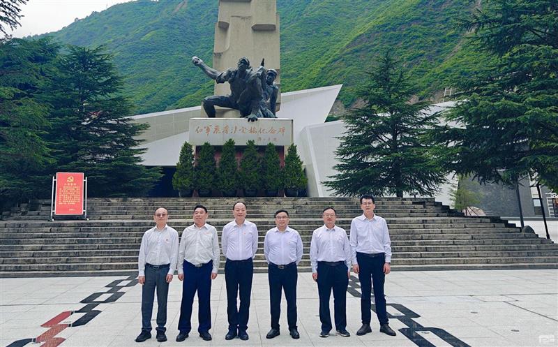 泸定桥头忆红军，，长征精神代代传 ——测绘公司党委理论中心组赴泸定桥红军纪念馆集中学习