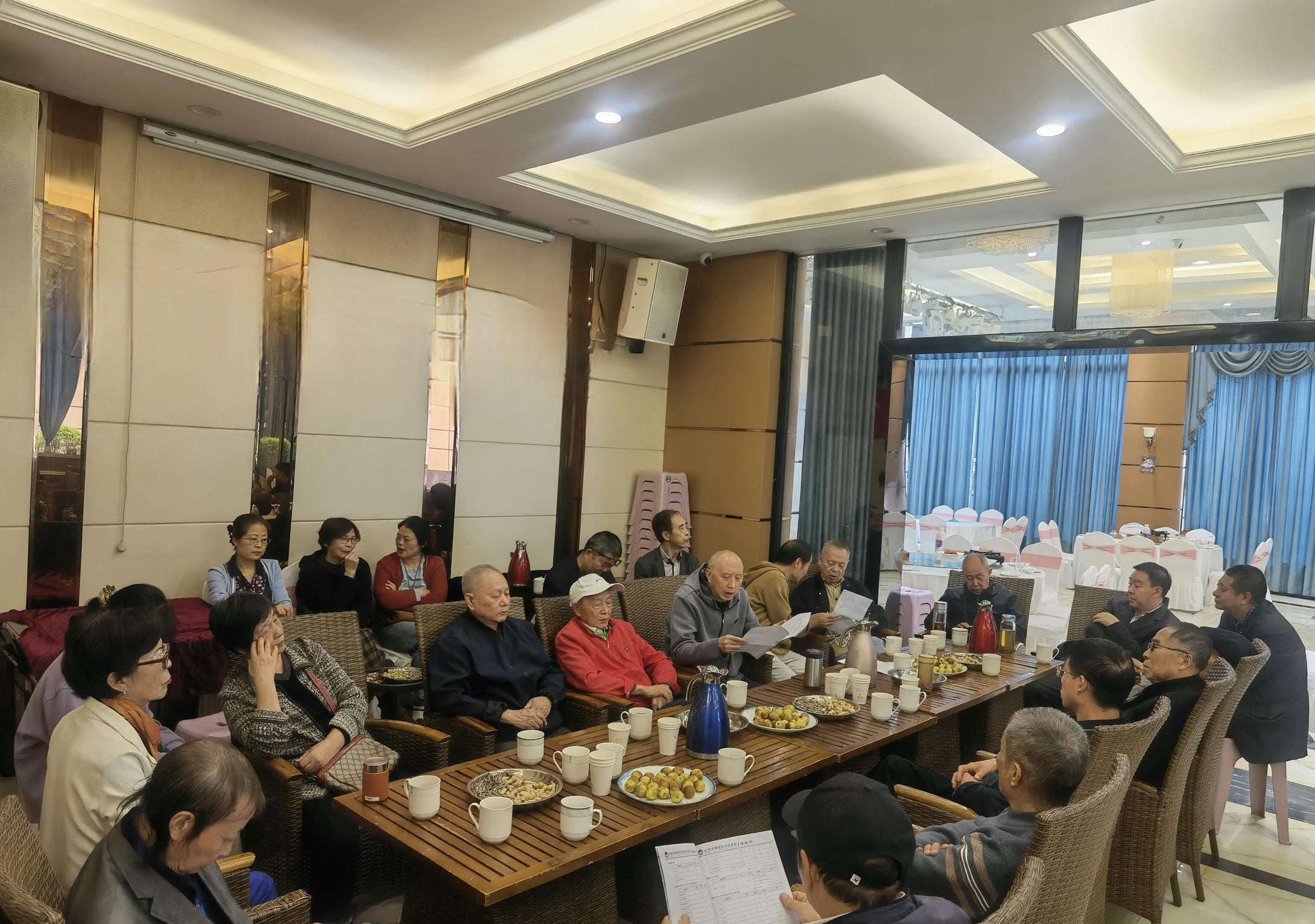 地创光电离退休党支部集中学习党的二十届三中全会及省委十二届六次全会精神_红色堡垒_党建群团_J9集团有限责任公司